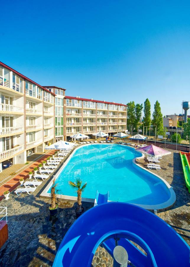 Hawaii Hotel Zatoka Exterior photo