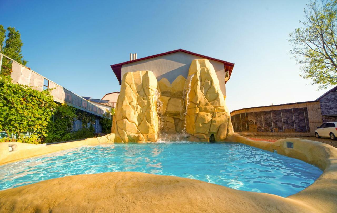 Hawaii Hotel Zatoka Exterior photo