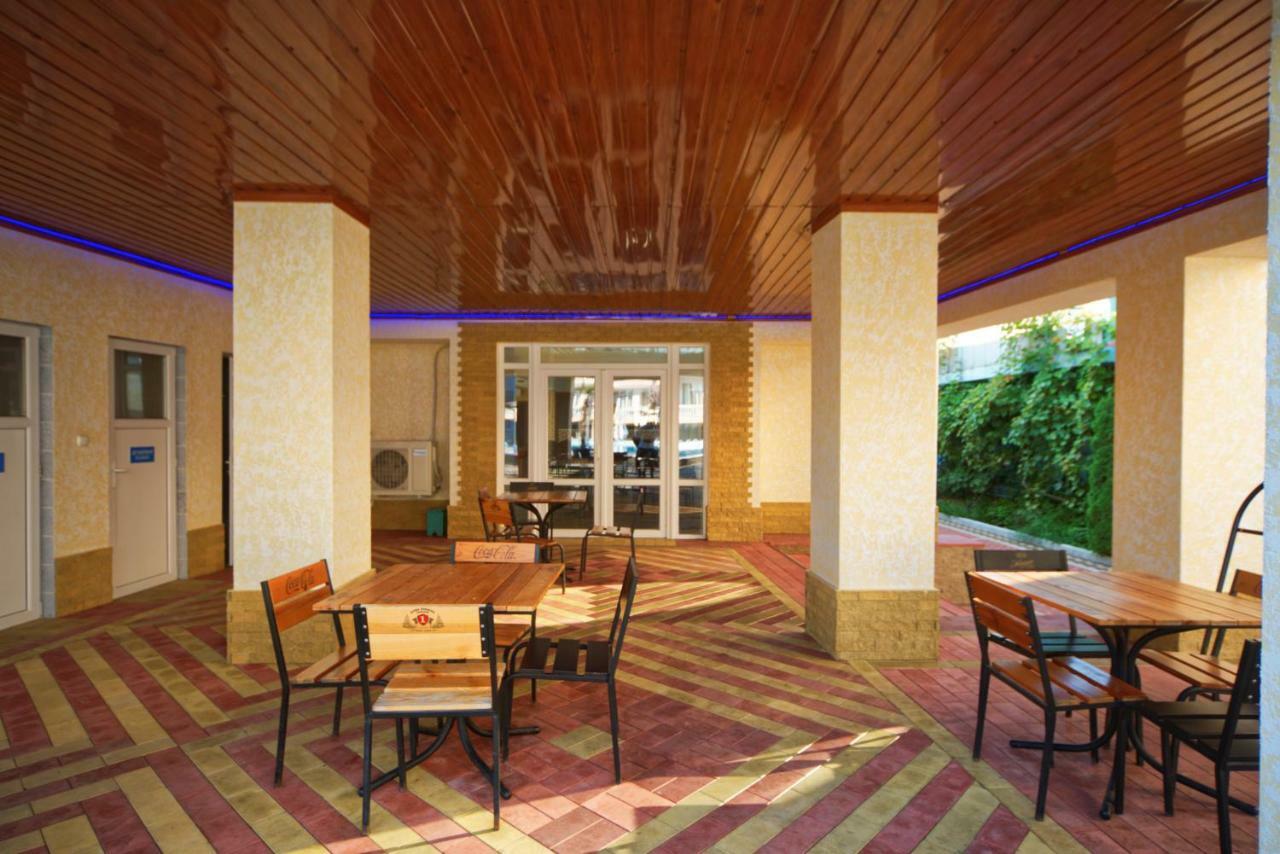 Hawaii Hotel Zatoka Exterior photo